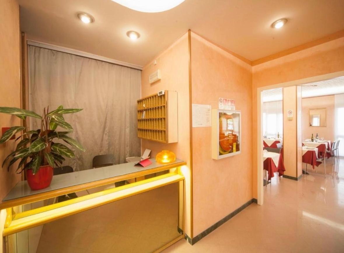 Hotel Manola Rimini Eksteriør billede